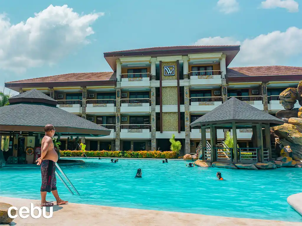 Facade and pool of the Cebu Westown Lagoon