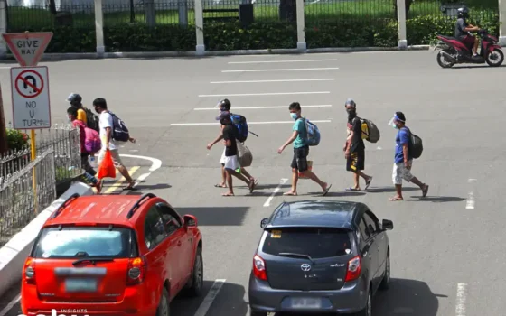 Men traveling to Cebu near the Fuente Osmeña Circle