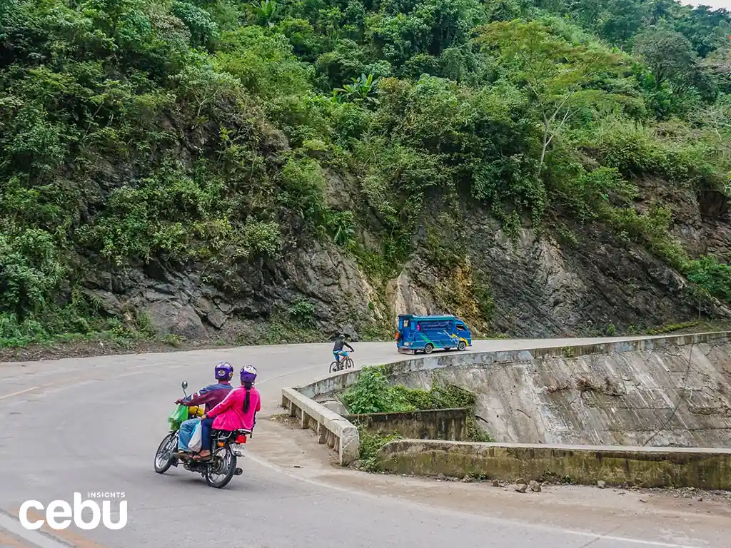 Manipis Road, one of the most popular spots for road trips in Cebu