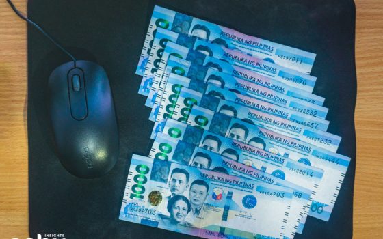 Philippine peso bills to earn extra income in Cebu