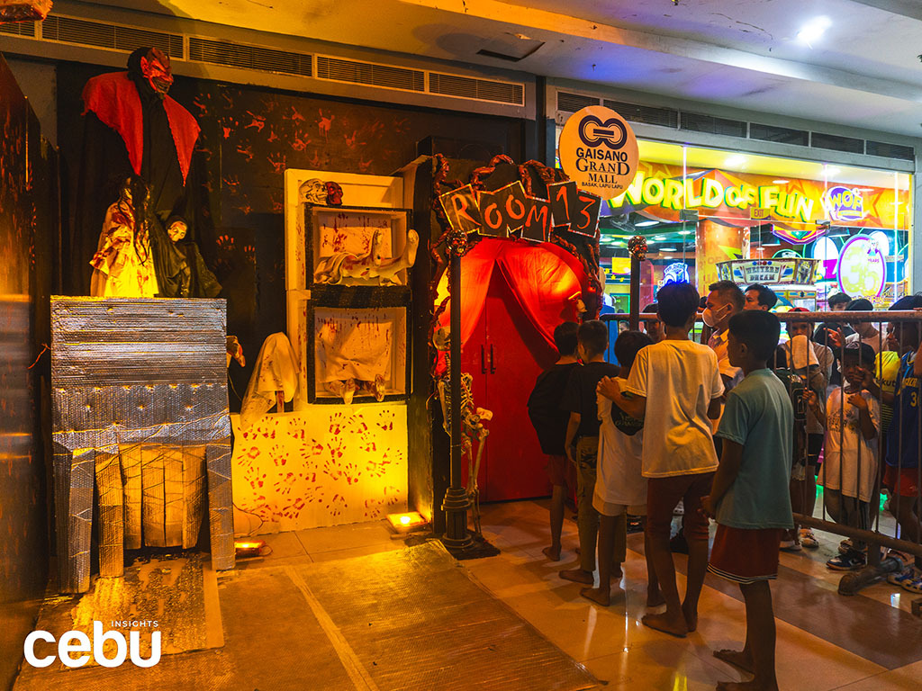 The Room 13 horror booth at Gaisano Mactan quickly gained traction when it opened, with students waiting in line for hours to get inside.