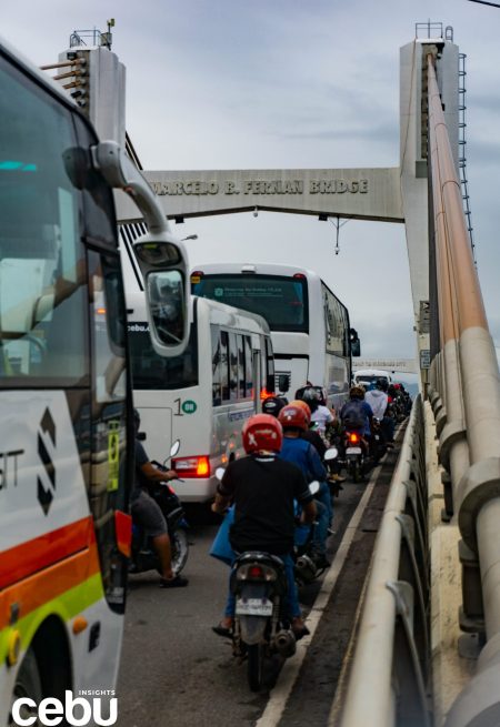 Traffic at the Marcelo Fernan bridge